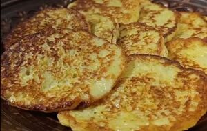 Обсмажте деруни до золотавої скоринки