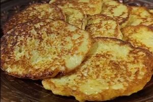 Обсмажте деруни до золотавої скоринки