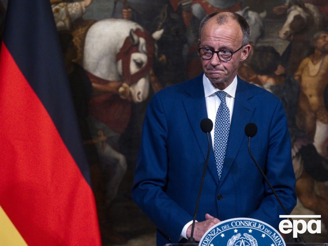 Мерц зазначив, що зараз ситуація в Україні не передбачає інших обговорень, окрім припинення вогню з боку Росії