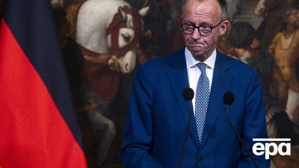 Мерц зазначив, що зараз ситуація в Україні не передбачає інших обговорень, окрім припинення вогню з боку Росії