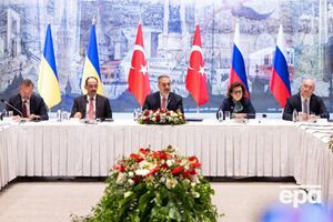 Собеседник агентства добавил, что российской группе, "похоже, нужно было меньше консультаций, чем украинской"