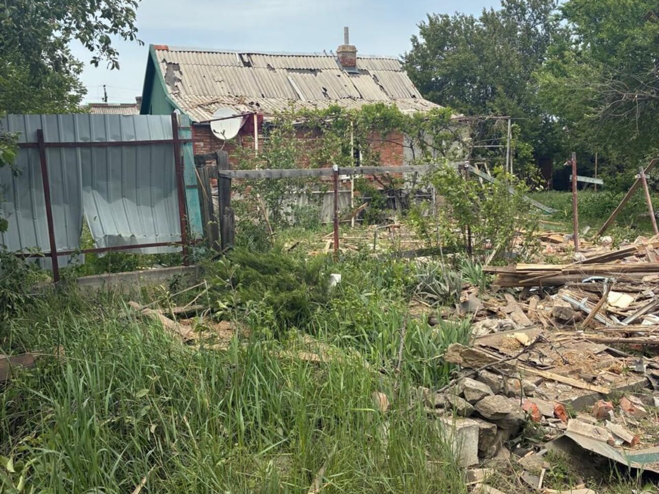 Всего за сутки, с 17-го по 18 мая, россияне 33 раза обстреляли населенные пункты Донецкой области