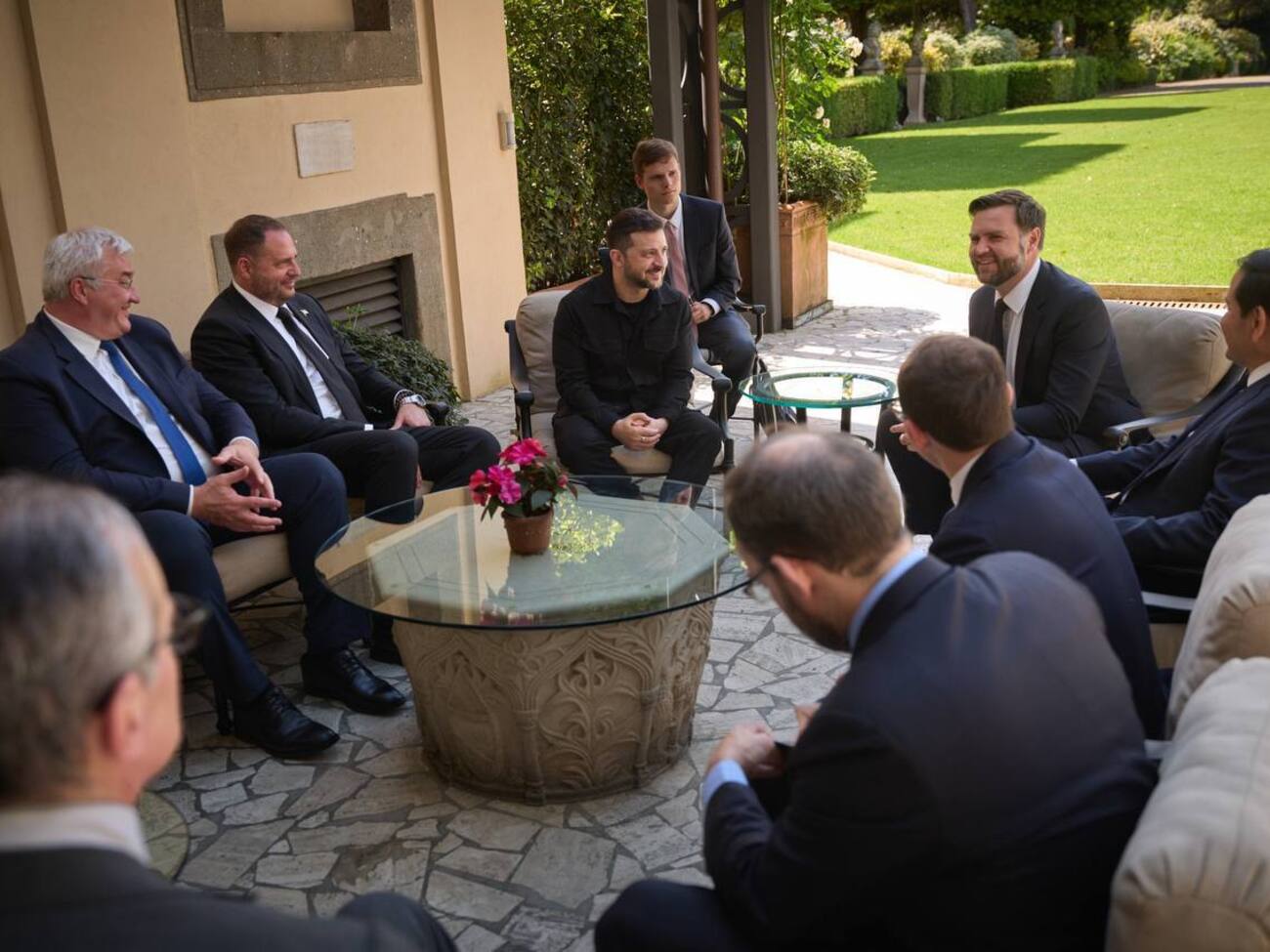 Зеленский встретился с членами администрации Трампа