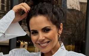 Танец на фоне Золотых ворот Каменских исполнила на прозрачных каблуках