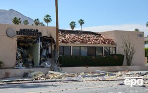 В результате взрыва погиб человек, еще по меньшей мере четверо – пострадали