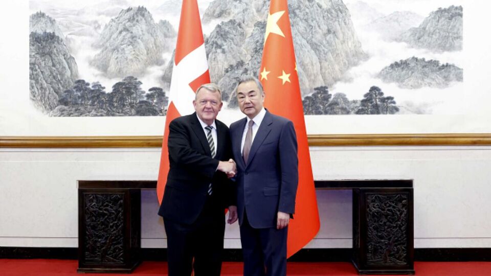 МИД КНР: Китай готов укреплять диалог и сотрудничество с ЕС и содействовать здоровому развитию китайско-европейских отношений