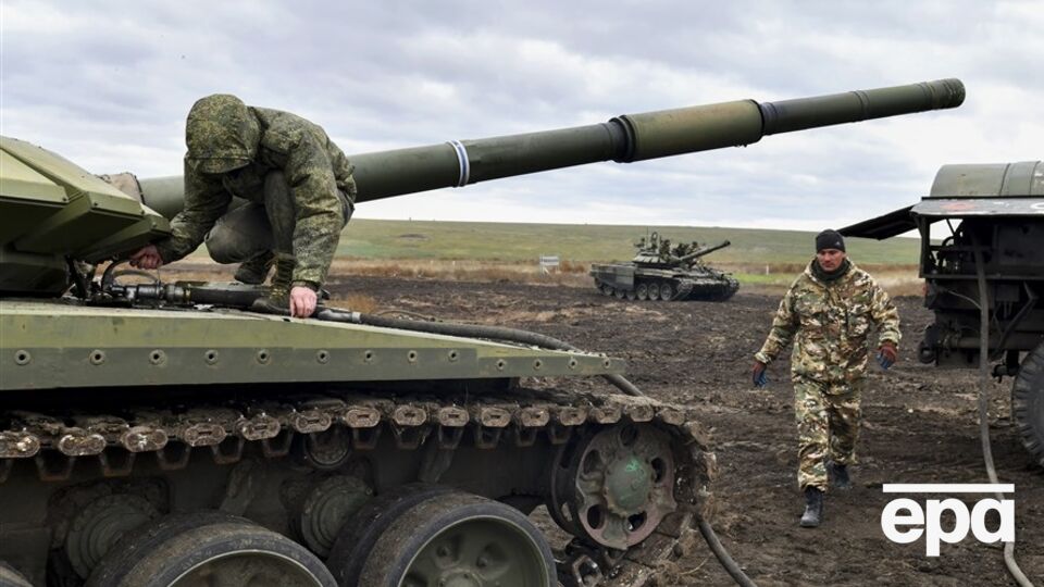 Война в Украине удерживает 800 тыс. российских военных, пишет СМИ