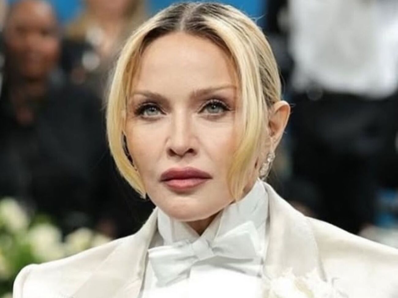 В последнее время Мадонна появлялась на публике как блондинка