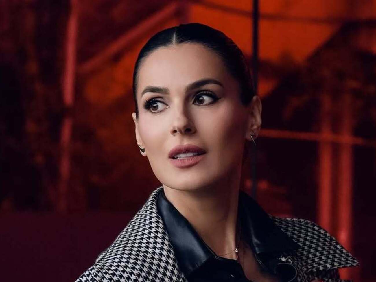 Ефросинина: Когда в 13 лет меня перевели во взрослый состав нашего танцевального ансамбля, там все курили