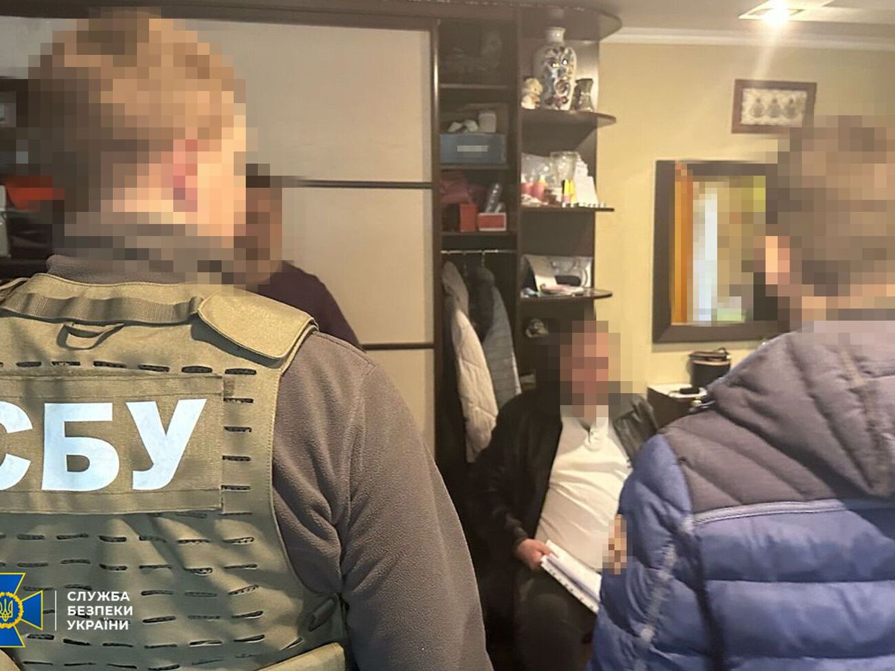 За даними СБУ, затриманий до початку повномасштабного вторгнення РФ в Україну допоміг своєму батьку привласнити контрольний пакет акцій компанії й продати їх за $650 млн