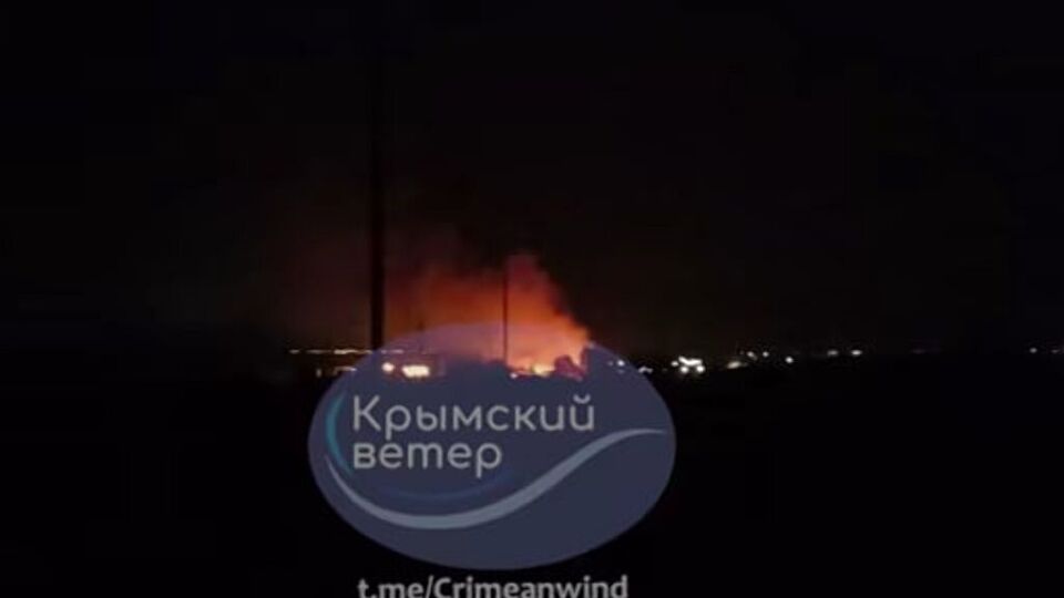 Руководитель Центра противодействия дезинформации при СНБО заявил, что "взрывы в Крыму на военных объектах являются исключительно составляющей безопасности"