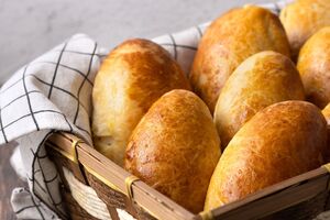 Для приготування тіста потрібно використовувати жирне молоко і якісне масло