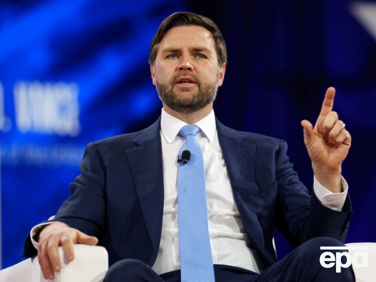 Венс заявив, що це не звільнення, яким його хочуть показати ЗМІ