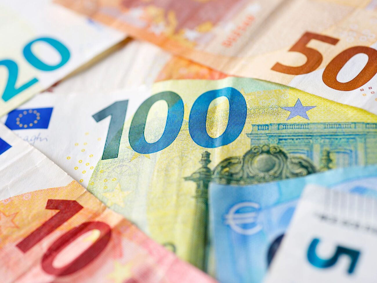 Рішення ухвалили після того, як Москва наказала вилучити готівку західних інвесторів, яку протягом останніх місяців зберігали в РФ