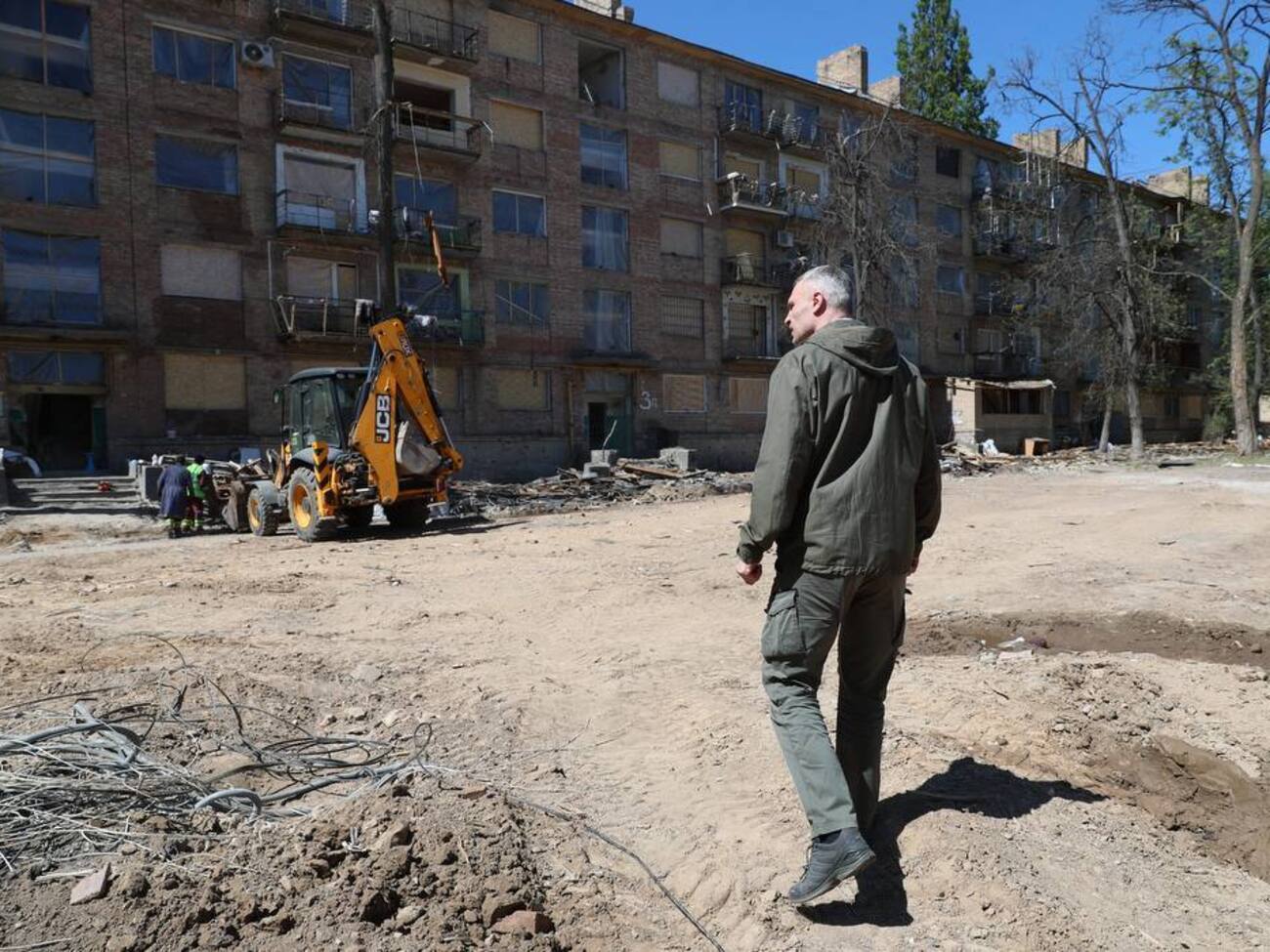 Кличко: Восстановление поврежденных в результате вражеских обстрелов домов – в приоритетах города