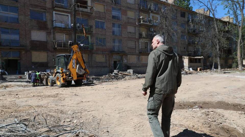Кличко: Відновлення пошкоджених унаслідок ворожих обстрілів будинків – у пріоритетах міста