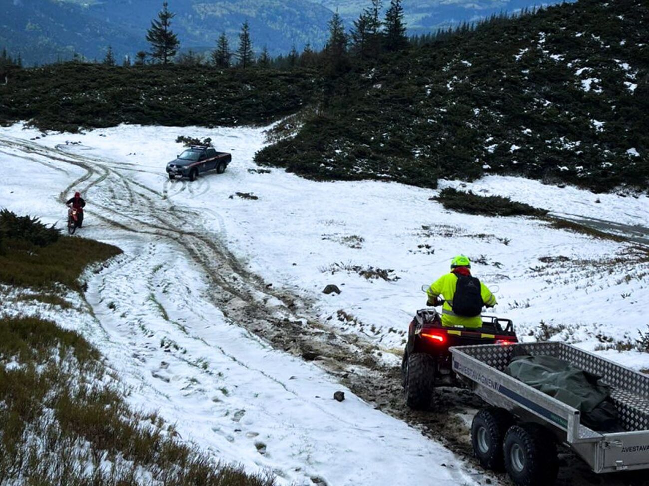 В ГСЧС отметили, что туристы не могли сами добраться до тела