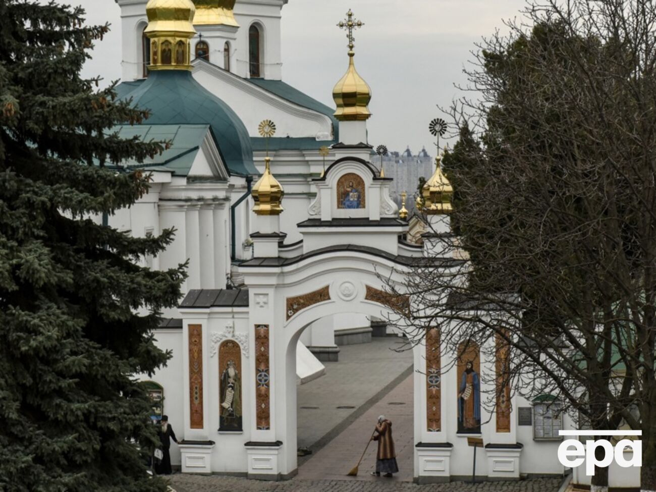 УПЦ МП і далі судиться за право бути в Лаврі