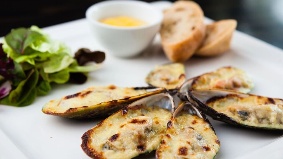 Мідії краще подавати гарячими