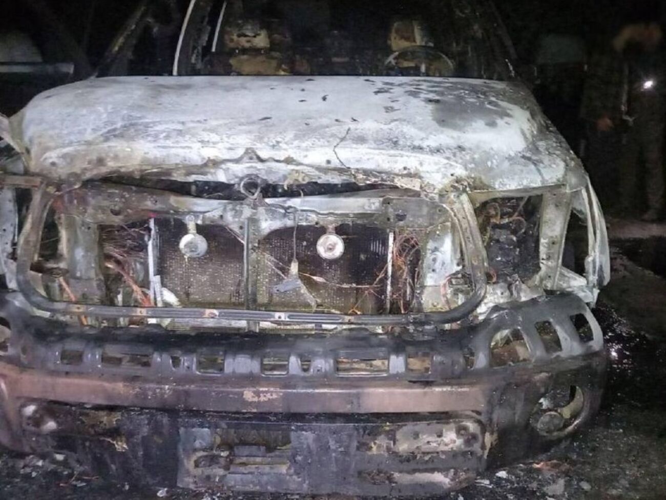 "Коктейлем Молотова" сожжены Opel Frontera и Toyota Tundra