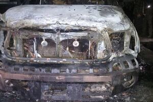 "Коктейлем Молотова" спалено Opel Frontera і Toyota Tundra