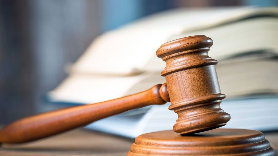 Также Сивковичу инкриминируют участие в преступной организации