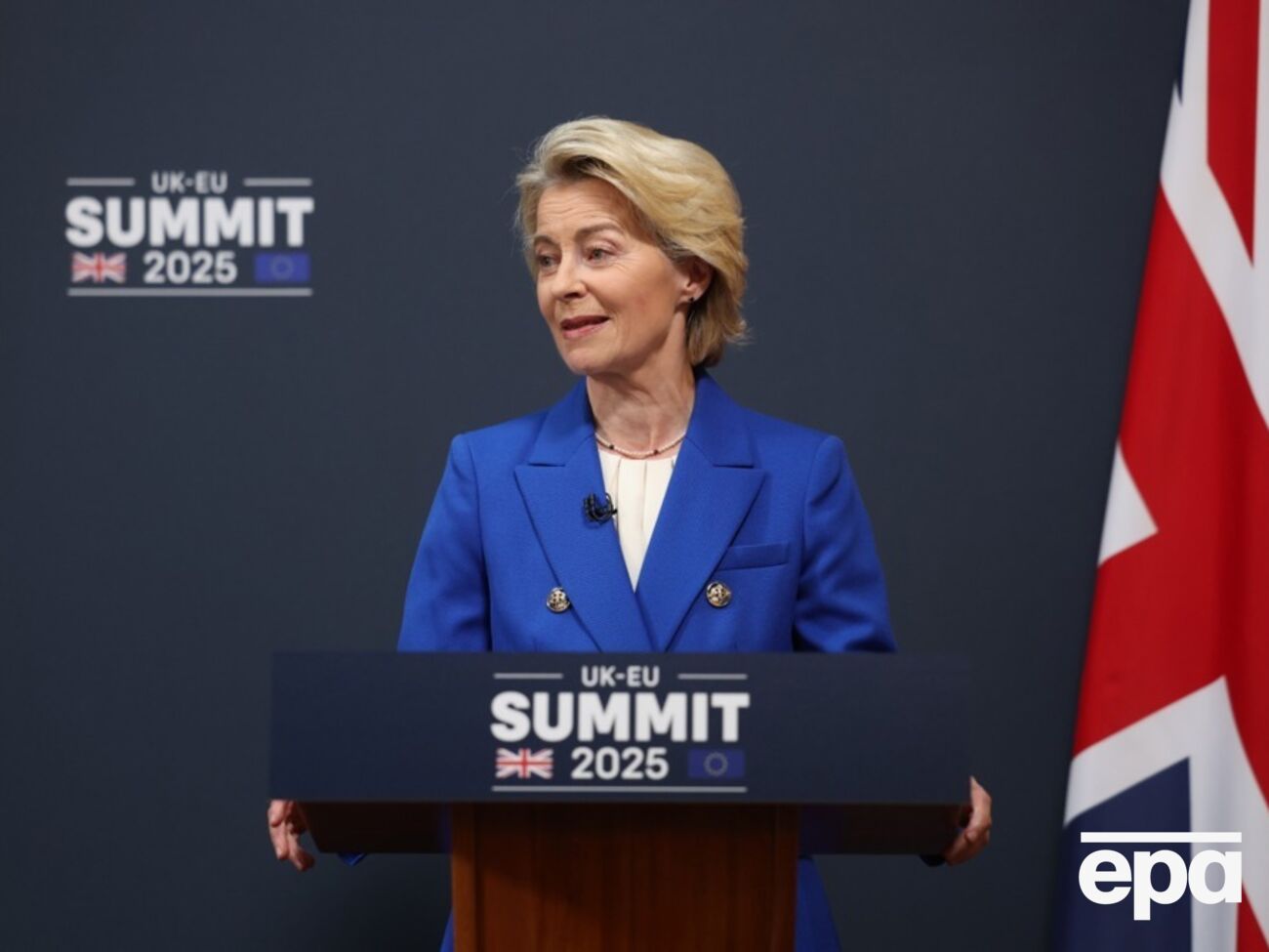 После разговора с Путиным Трамп проинформировал об этом разговоре нескольких европейских лидеров, включая президента Еврокомиссии