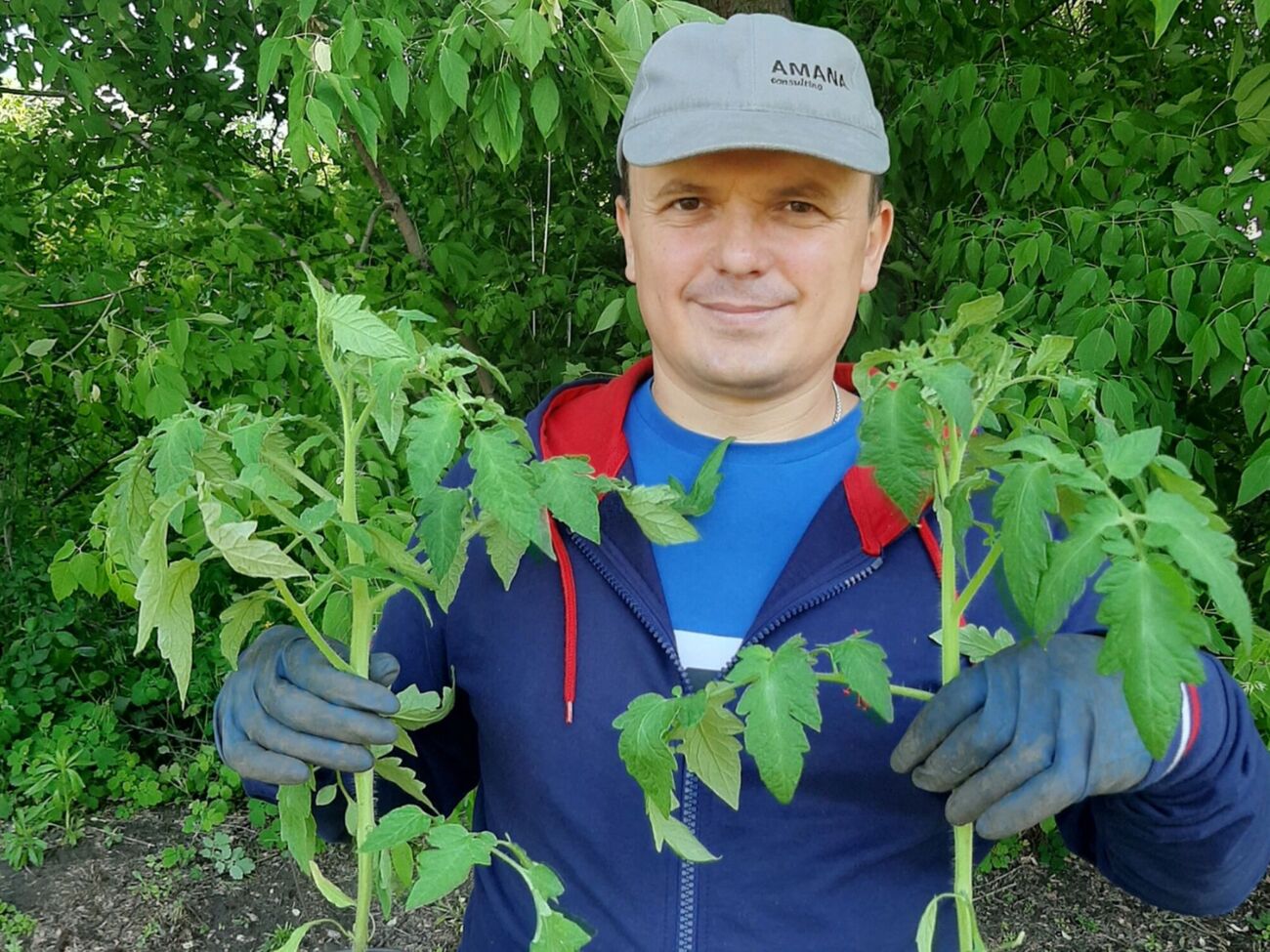 Валерий – известный специалист по садоводству