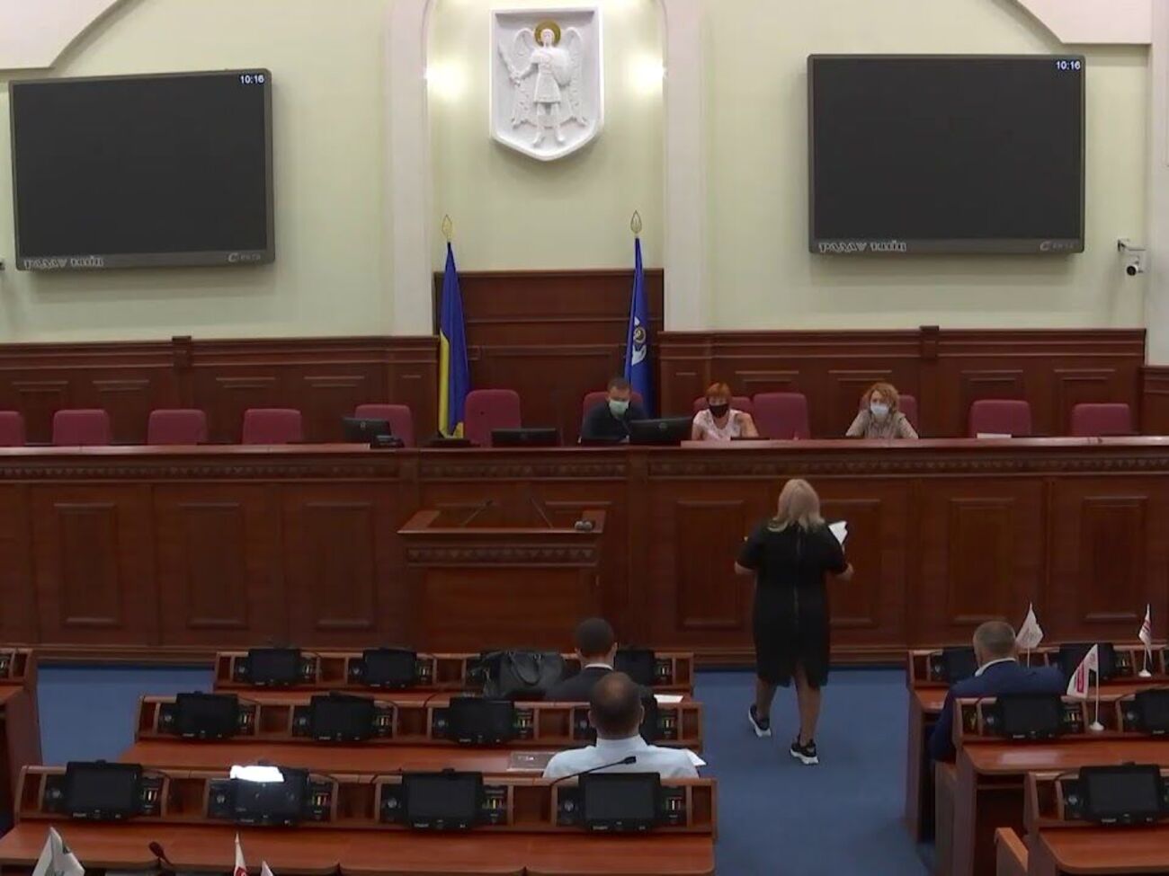 За час повномасштабної війни практично всі депутати від "Слуги народу" в Київраді побували в закордонних відрядженнях, повідомляють журналісти