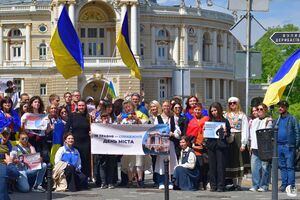 Одесситы ожидают, что 19 мая станет официальным Днем города, подчеркнула общественный деятель Екатерина Мусиенко