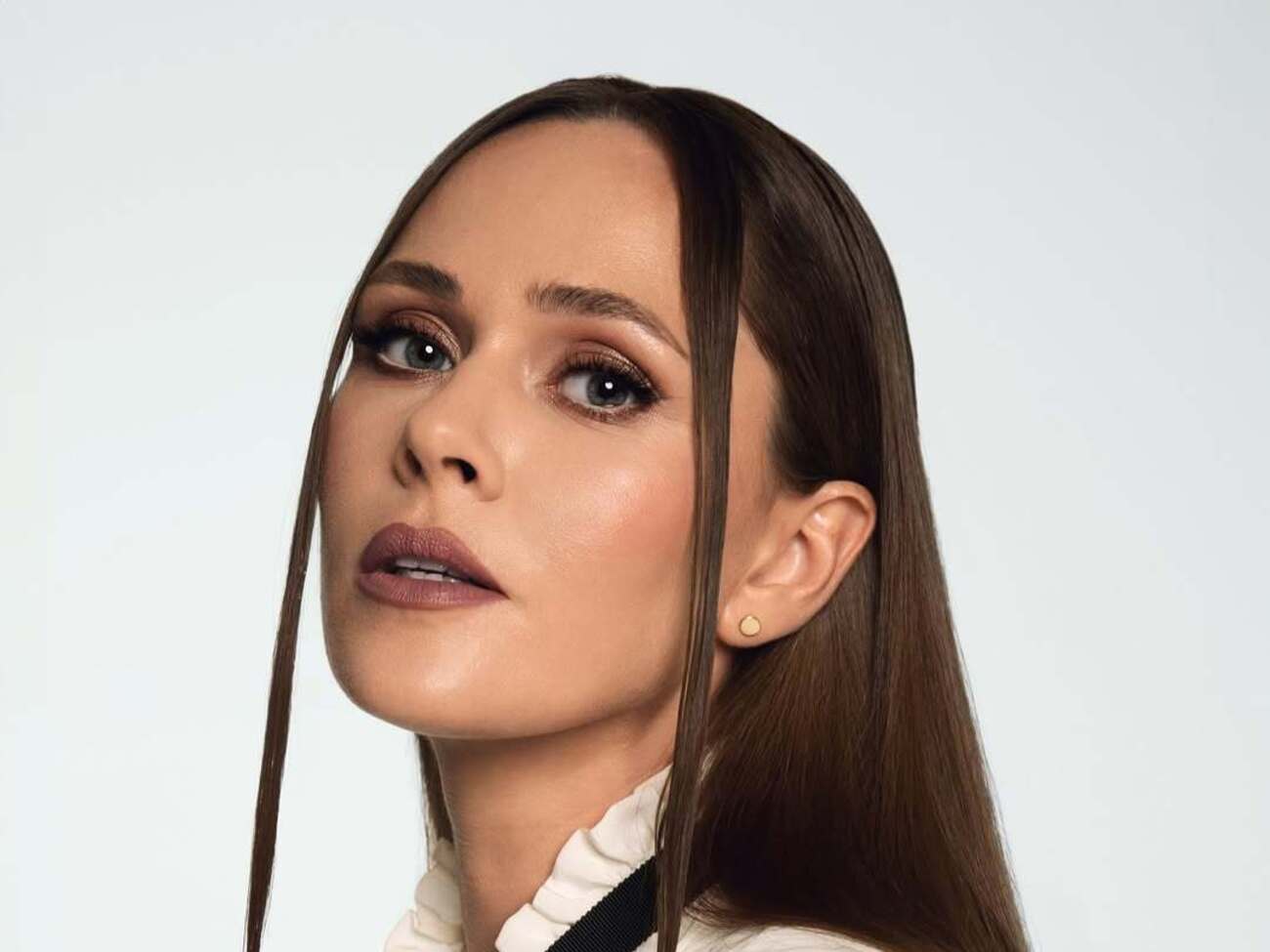 После полномасштабного вторжения страны-агрессора РФ в Украину Санина много выступает за границей