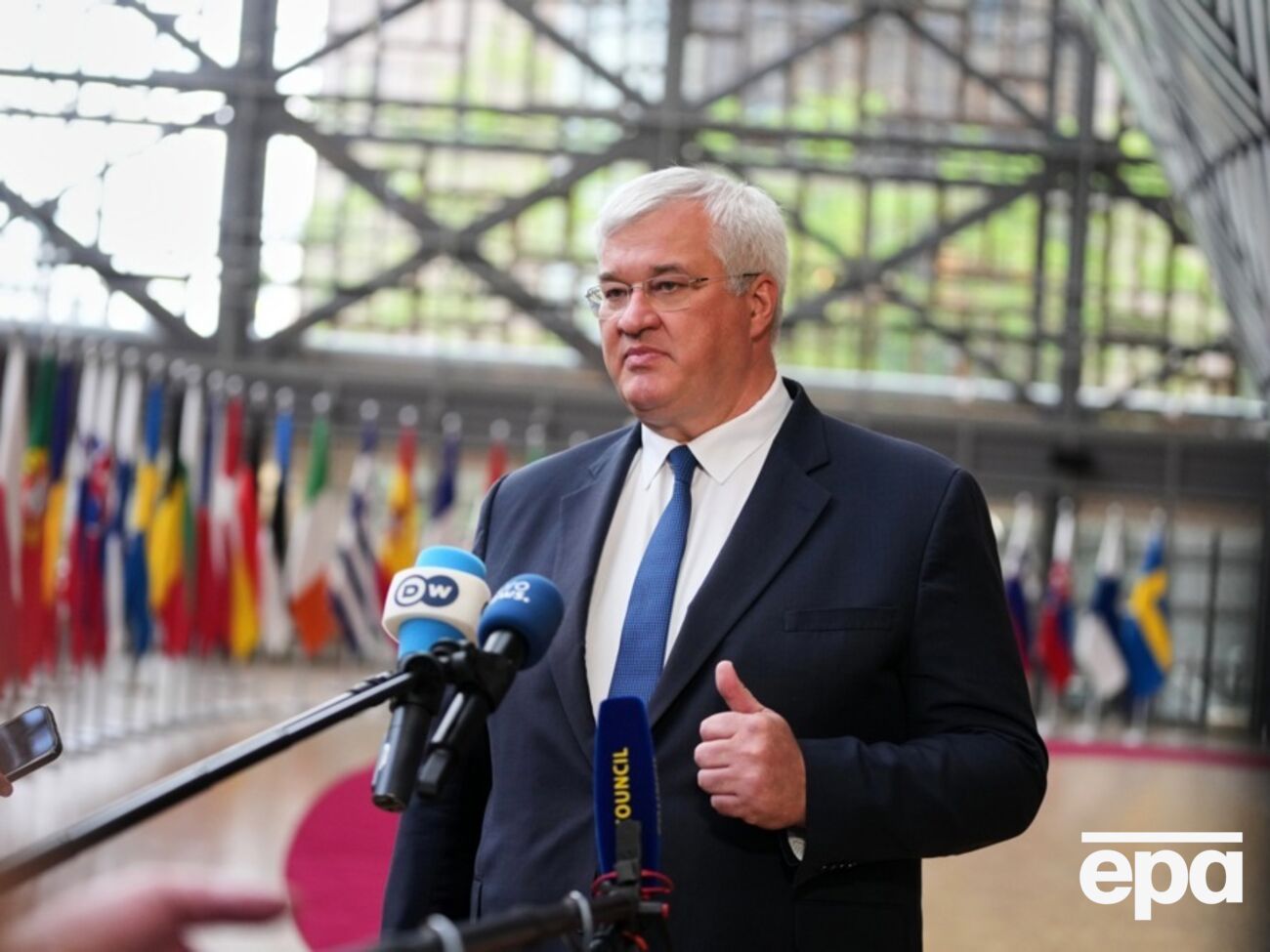 Сибига привел пример того, как обеспечение выполнения санкций может быть не менее эффективным, чем сами санкции