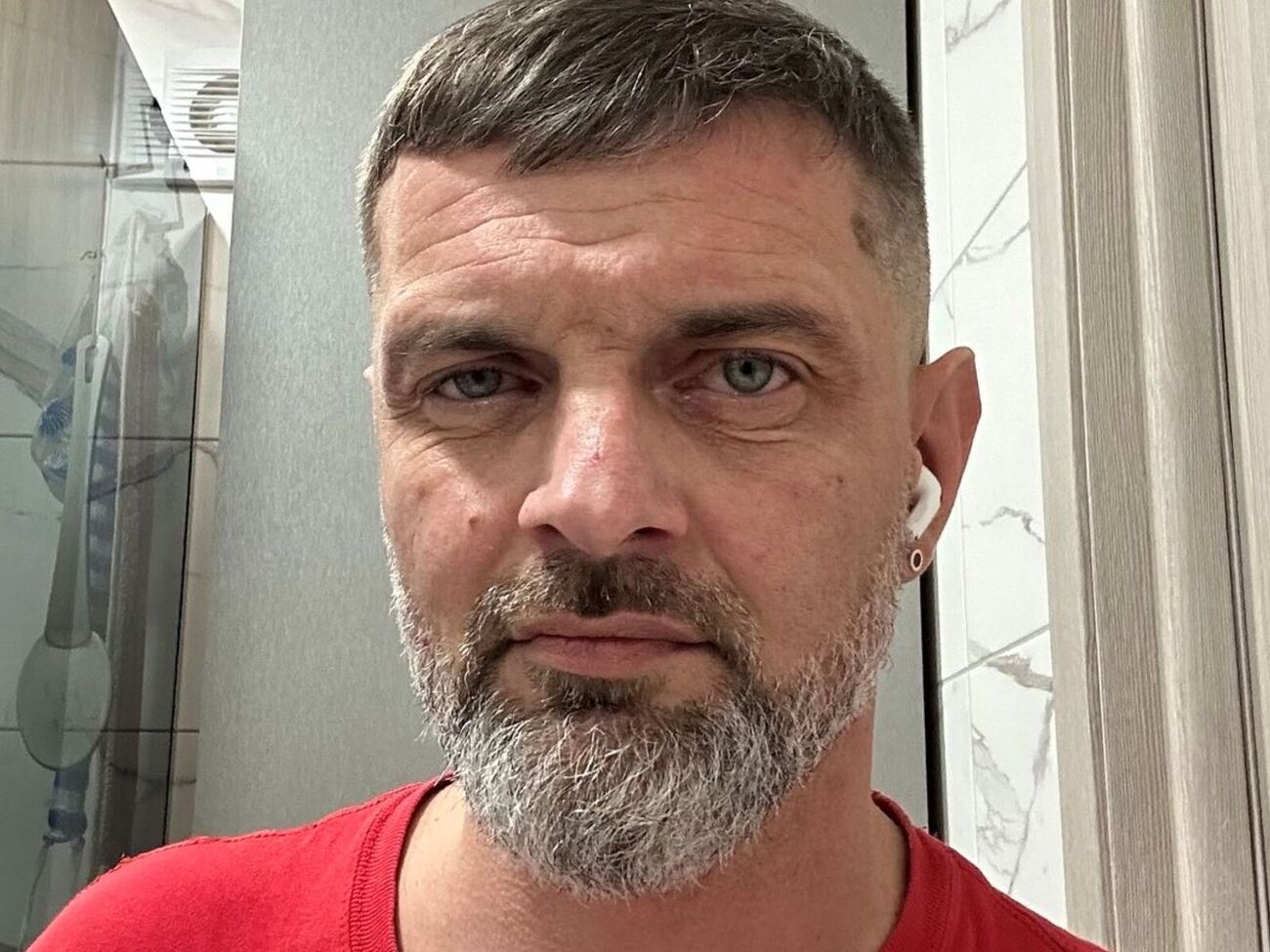 Дианов: С Мирославой все по-другому. Когда встретились, я думал, что она лет на 10 моложе меня, а оказалось, что всего на 10 дней