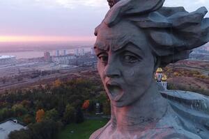 За даними росЗМІ, померлий міг бути учасником екскурсії, імовірно, незаконної