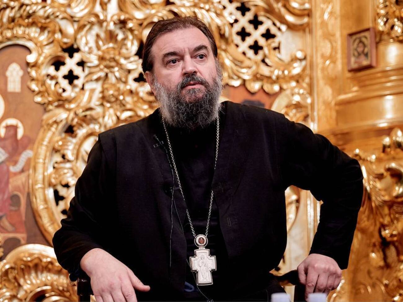 Ткачев считает, что мужчина не будет бить и ругать женщину, если она признает, что он – старший