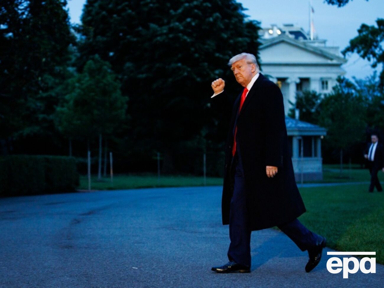 Під час президентської кампанії Дональд Трамп неодноразово обіцяв покласти край війні РФ проти України, але весною визнав, що жартував, коли обіцяв завершити її за 24 години