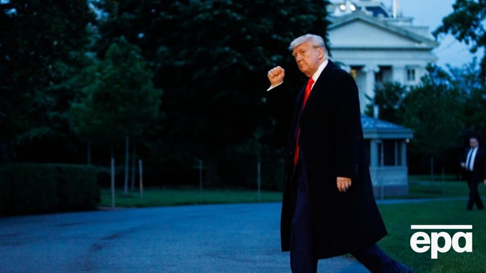 Во время президентской кампании Дональд Трамп неоднократно обещал положить конец войне РФ против Украины, но весной признал, что шутил, когда обещал закончить ее через 24 часа