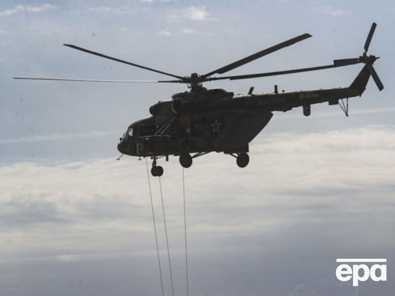 Вертолет упал на территорию химпредприятия в Нарышкино