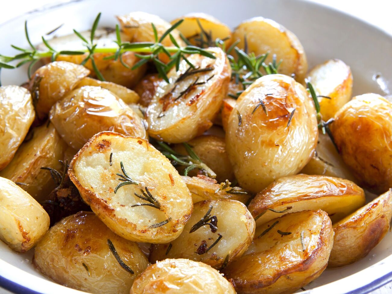 Молодой картофель можно не чистить