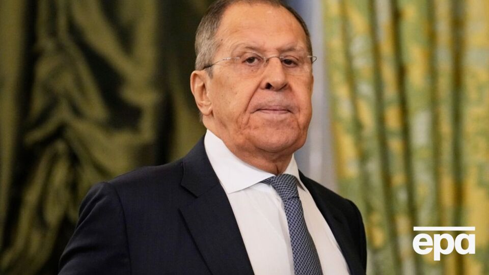 Днем Лавров говорил, что РФ "уже фактически составляет" проект документа, а через несколько часов заявил о его "завершении"