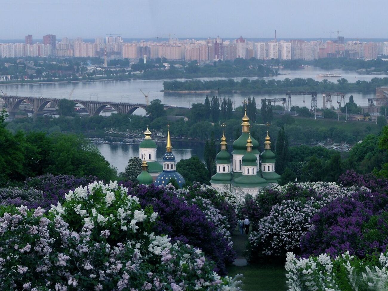 В воскресенье в столице может быть дождь с грозой
