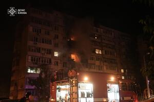 В Оболонском районе пожар был на нескольких этажах жилого дома