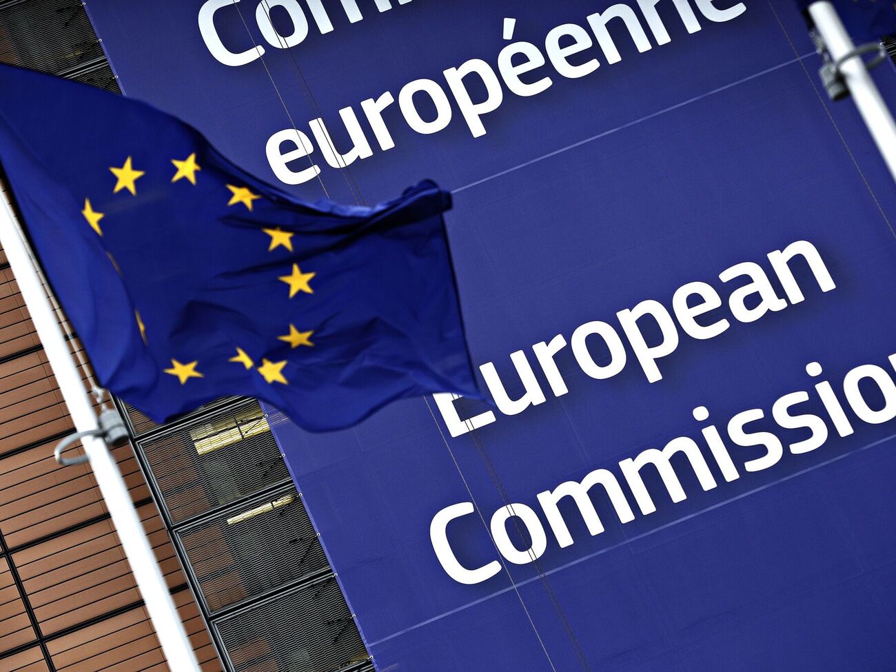 Авторы издания отметили, что разрушенная войной экономика Украины испытывает наибольшие нагрузки от полного внедрения CBAM