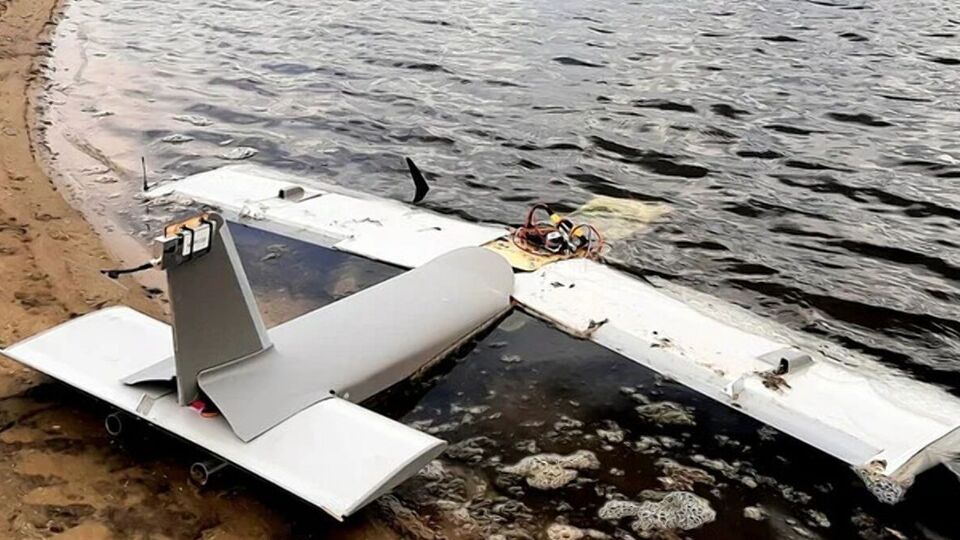 Нове покоління російських безпілотників середнього радіуса дії, які часто не піддаються глушінню, такі як "Молния-1"та їхні оптоволоконні аналоги, "змінюють структуру лінії фронту, тактику війни й моральний стан" бійців