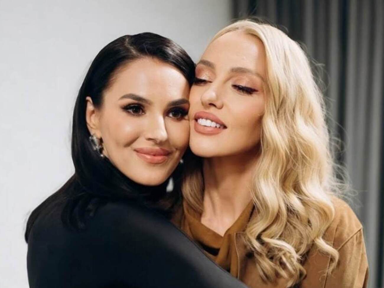 Полякова и Ефросинина вместе ведут программу "Дорослі дівчата"