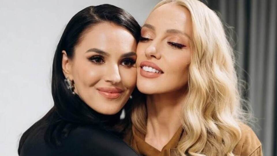 Полякова і Єфросиніна разом ведуть програму "Дорослі дівчата"