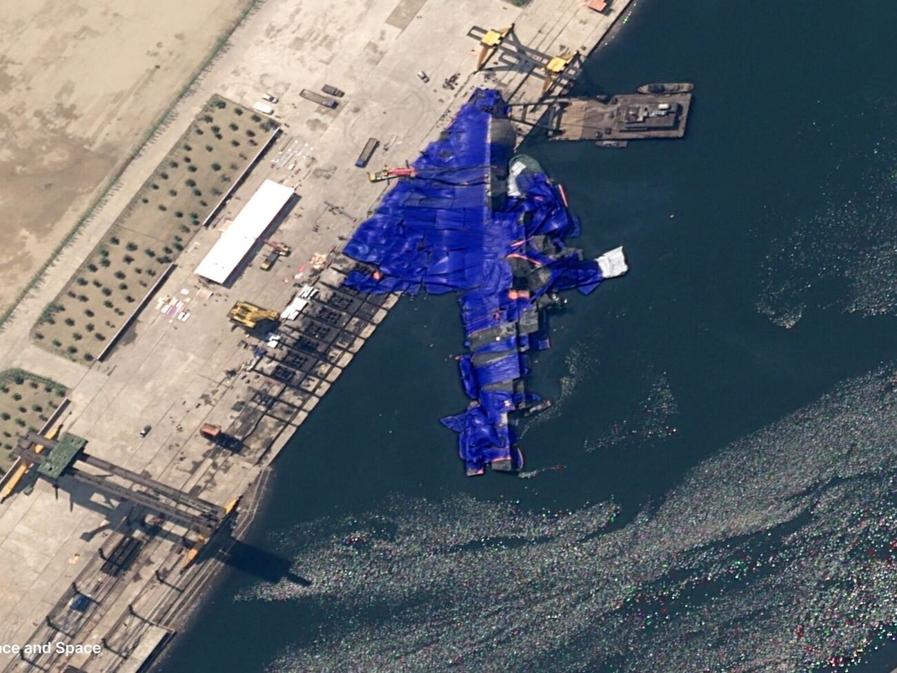 Эсминец КНДР повредили во время церемонии спуска на воду 21 мая