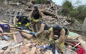 Вследствие атаки РФ погибли Роман, Тамара и Станислав Мартынюки. По сообщению Коростышевской общины, их родители находятся в больнице, мама – в тяжелом состоянии