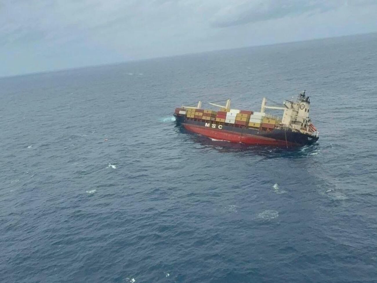 Судно перевозило 640 контейнеров