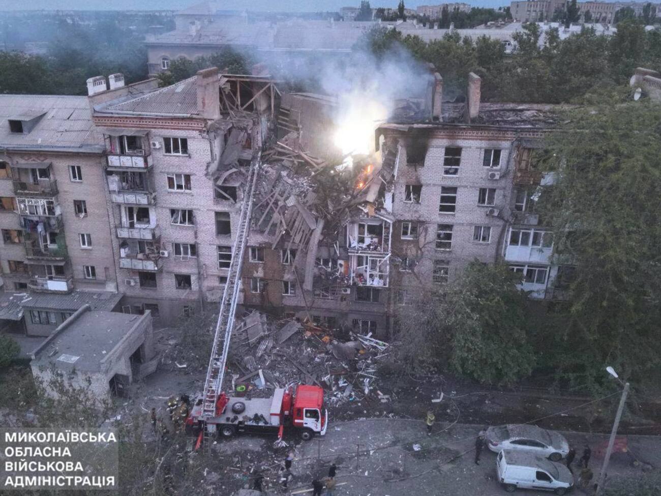 Окупанти влучили по багатоповерхівці в Миколаєві